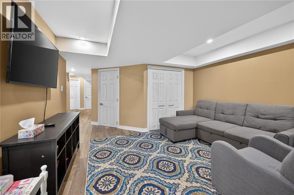 149 KINSMAN Drive - 16
