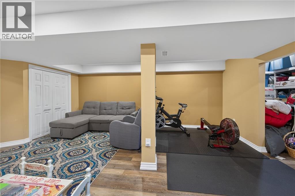 149 KINSMAN Drive - 19