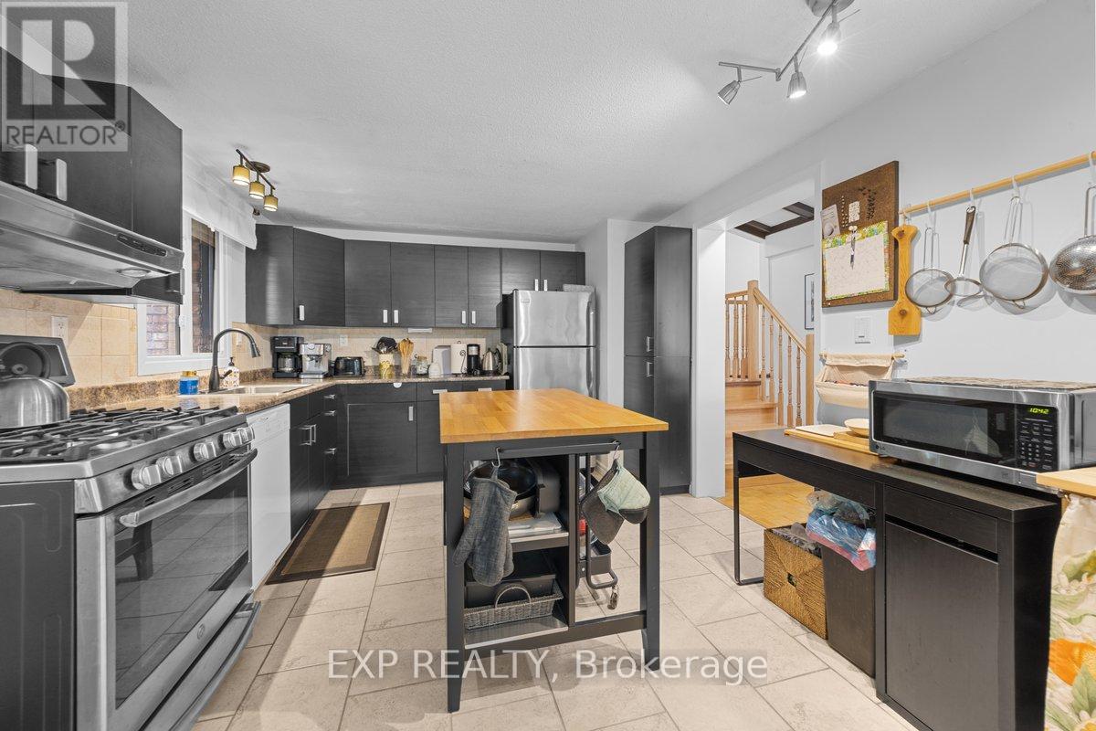 396 HATFIELD CRESCENT - 11