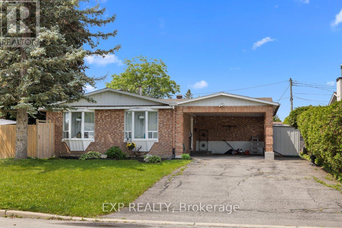 396 HATFIELD CRESCENT - 2
