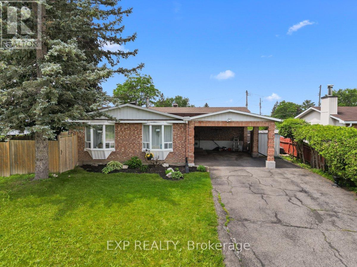 396 HATFIELD CRESCENT - 1