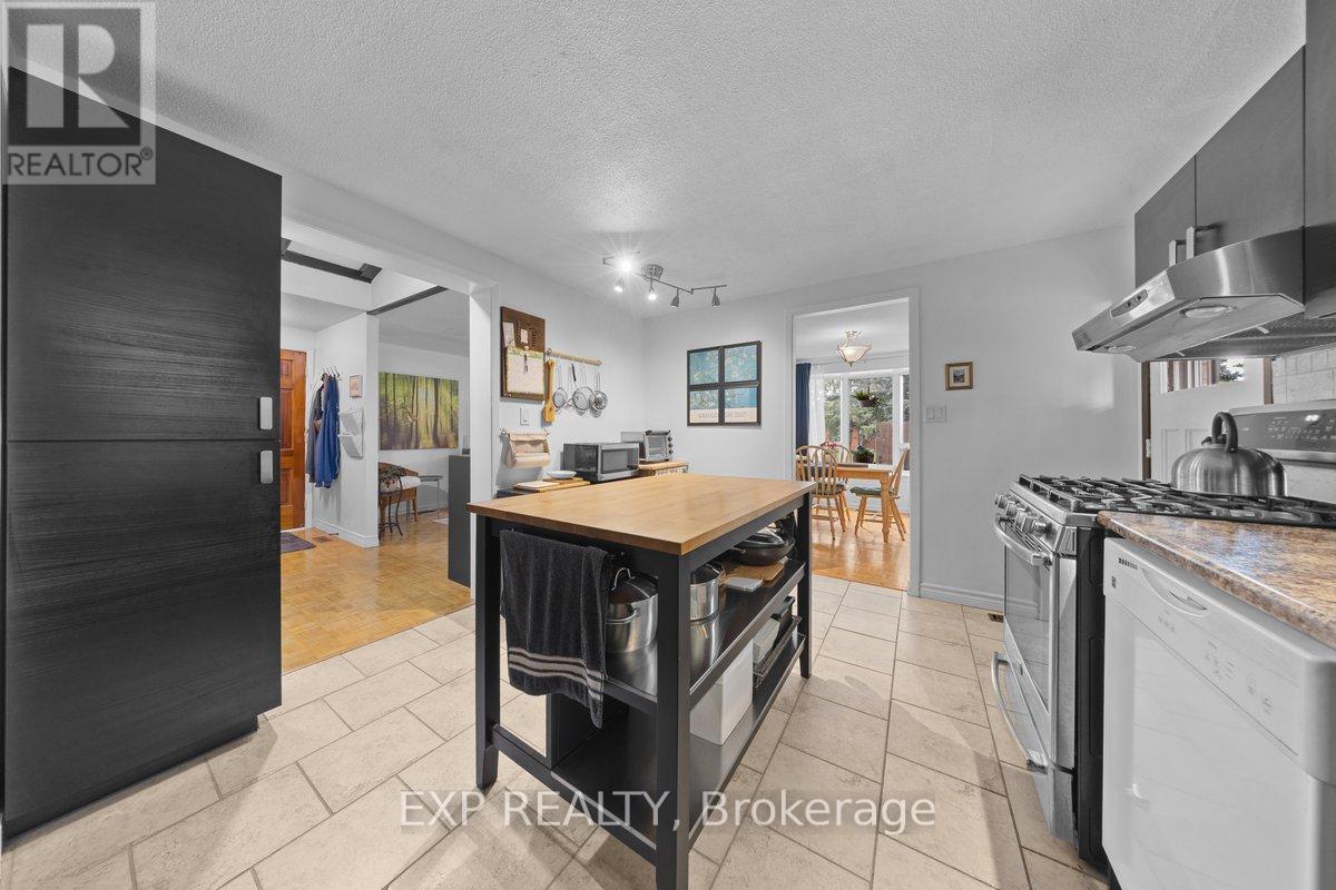 396 HATFIELD CRESCENT - 13