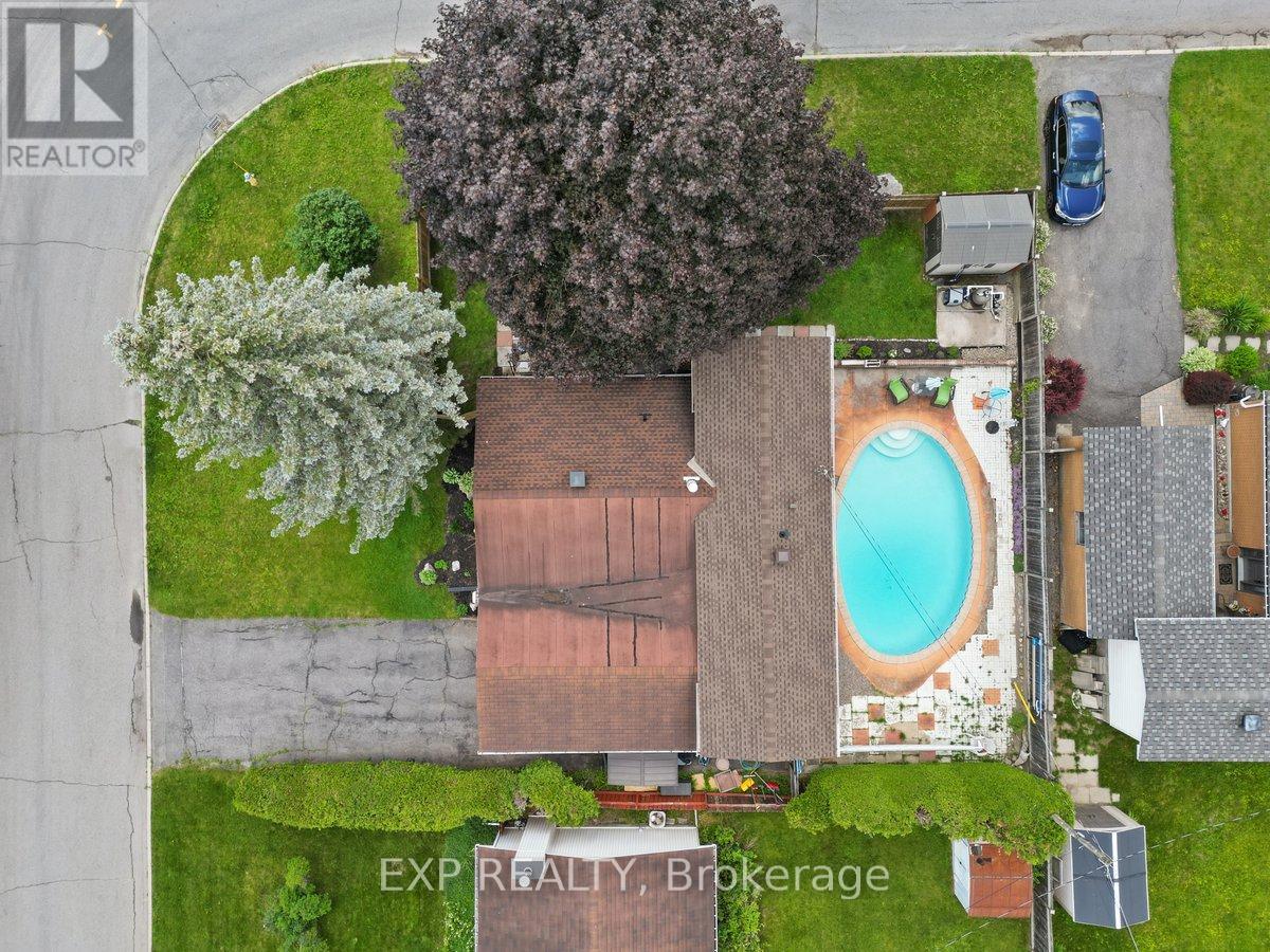 396 HATFIELD CRESCENT - 33