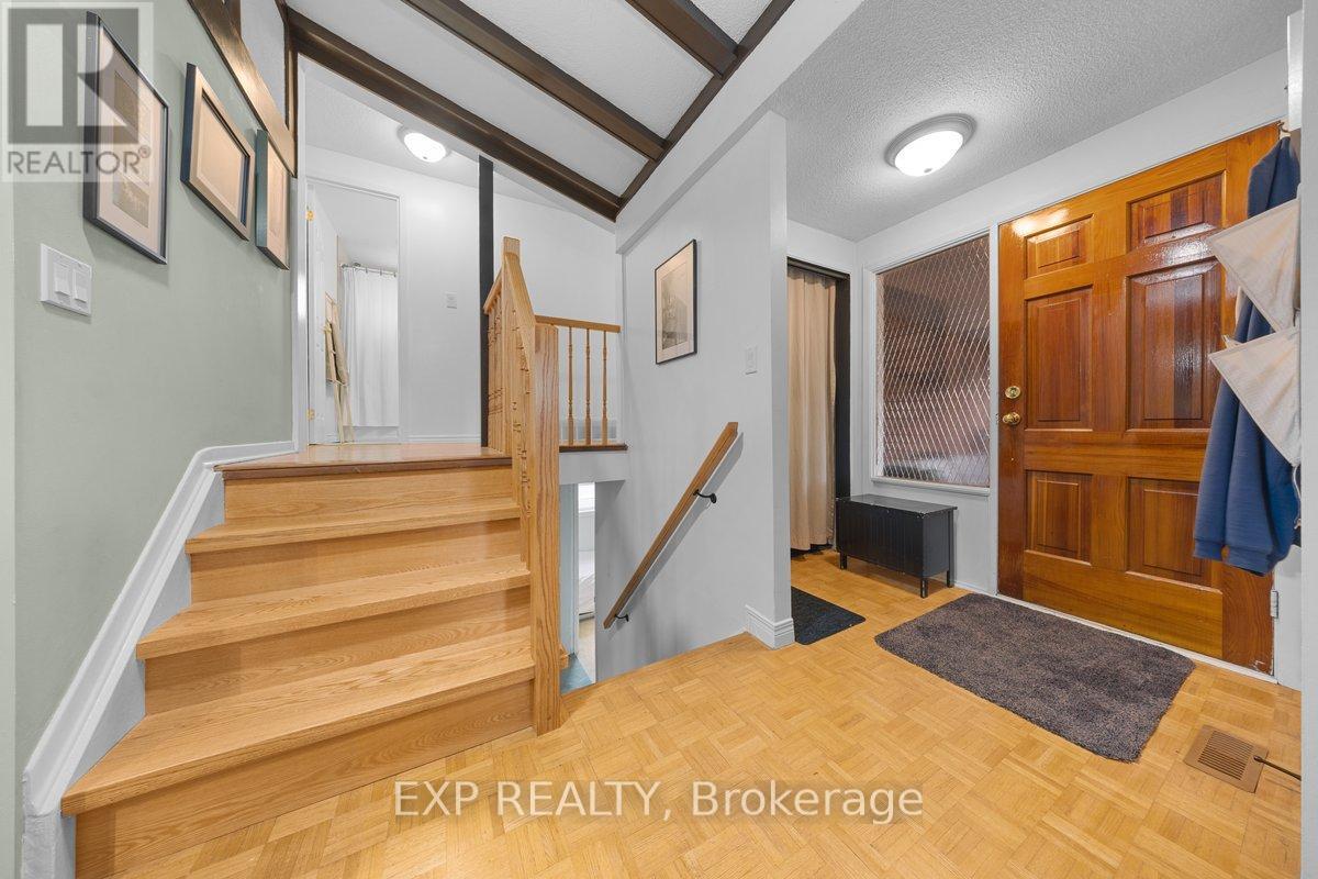 396 HATFIELD CRESCENT - 4