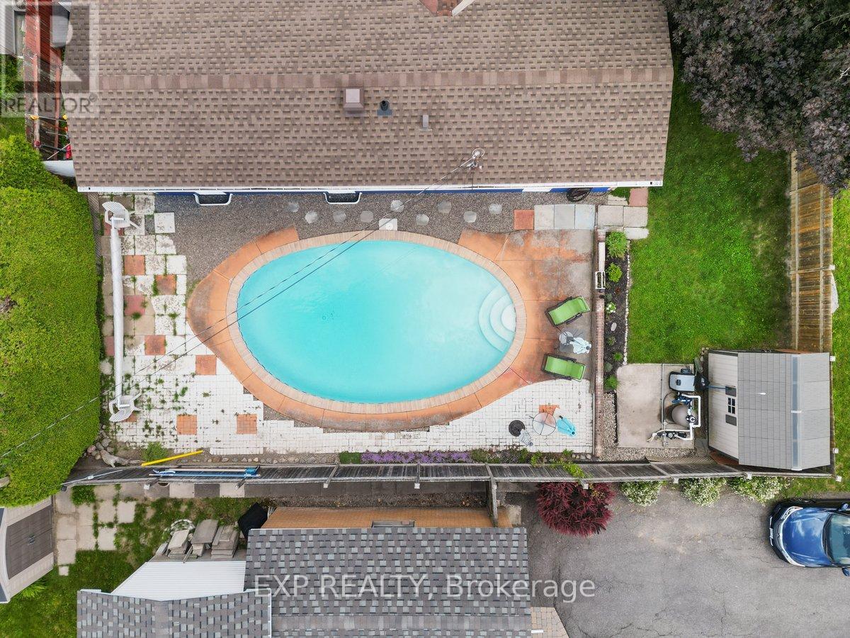 396 HATFIELD CRESCENT - 32