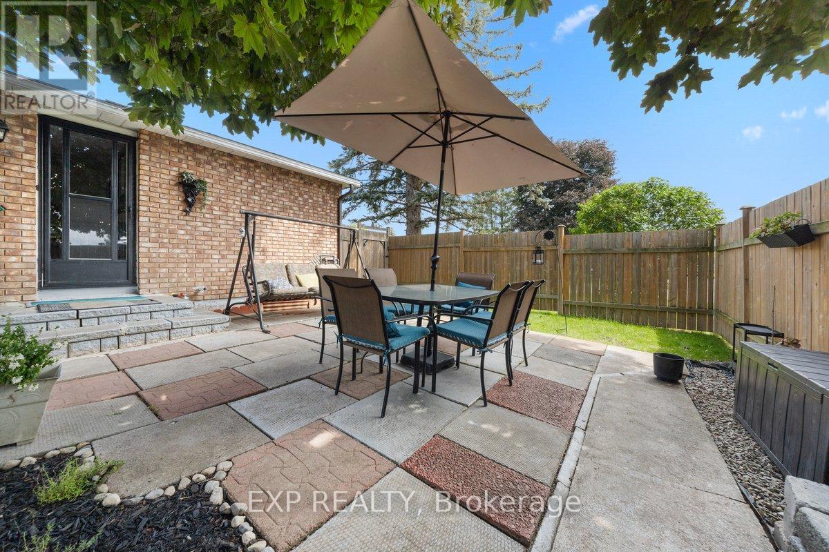 396 HATFIELD CRESCENT - 28