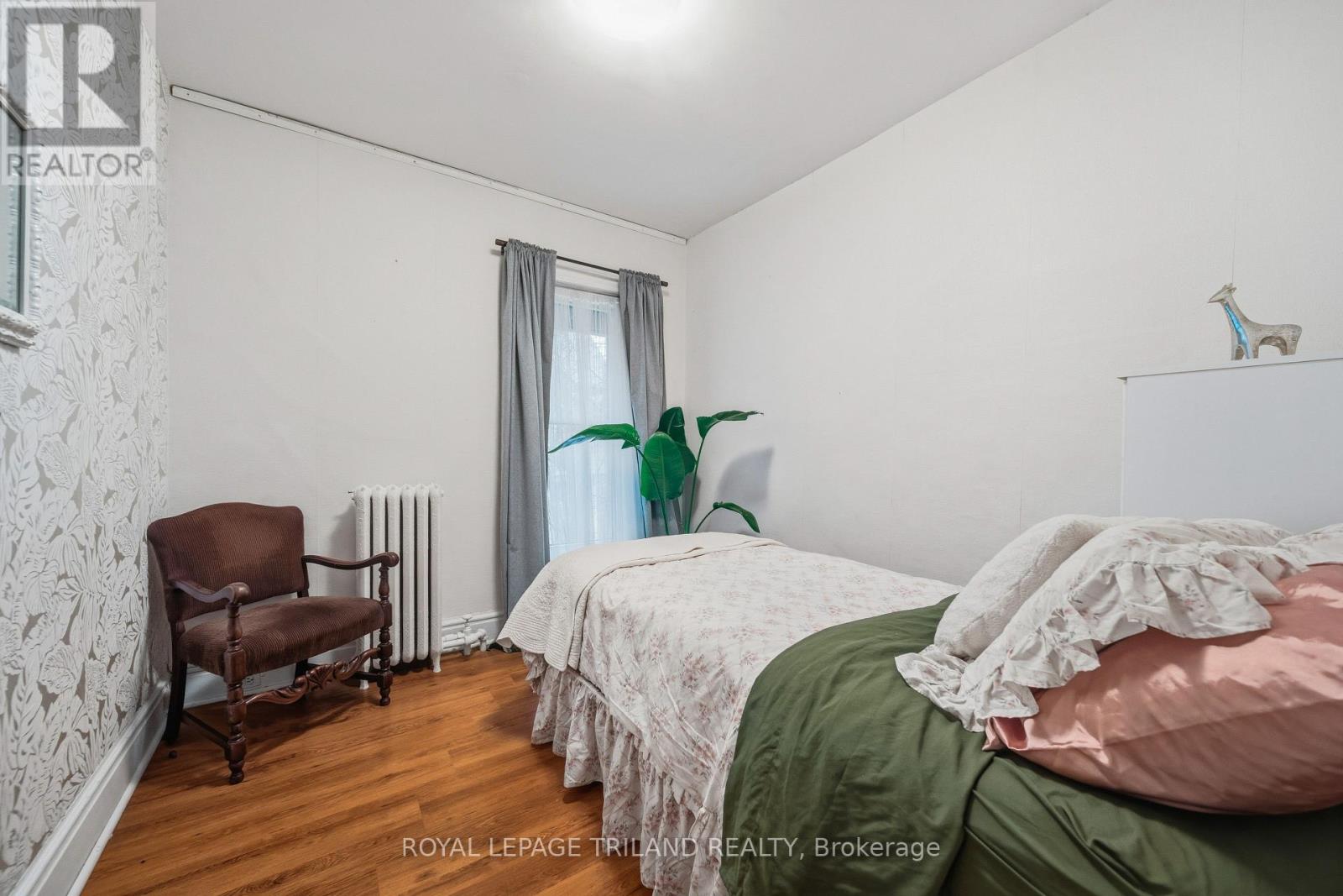 34 GLADSTONE AVENUE - 24