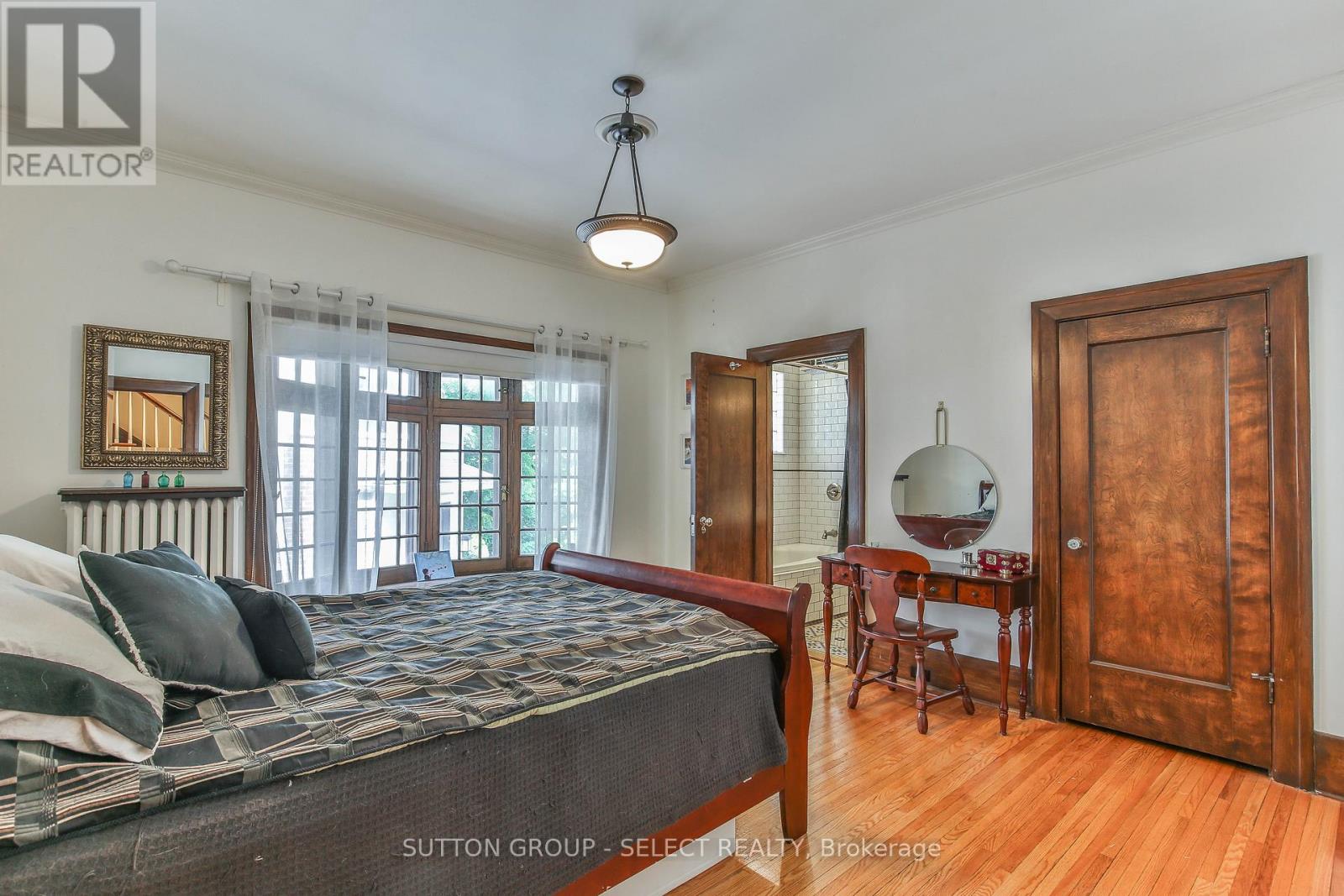 272 HURON STREET - 16