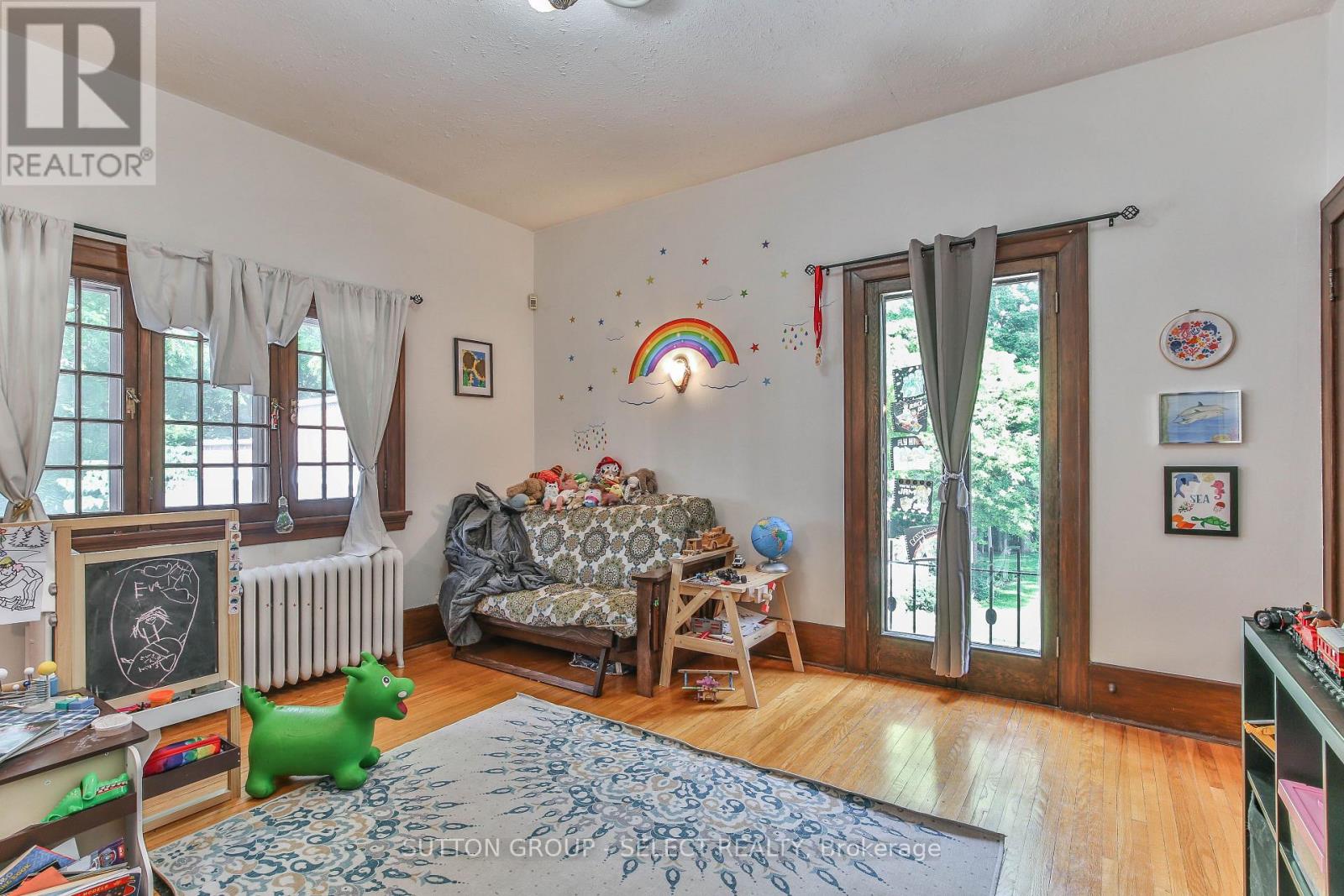 272 HURON STREET - 20
