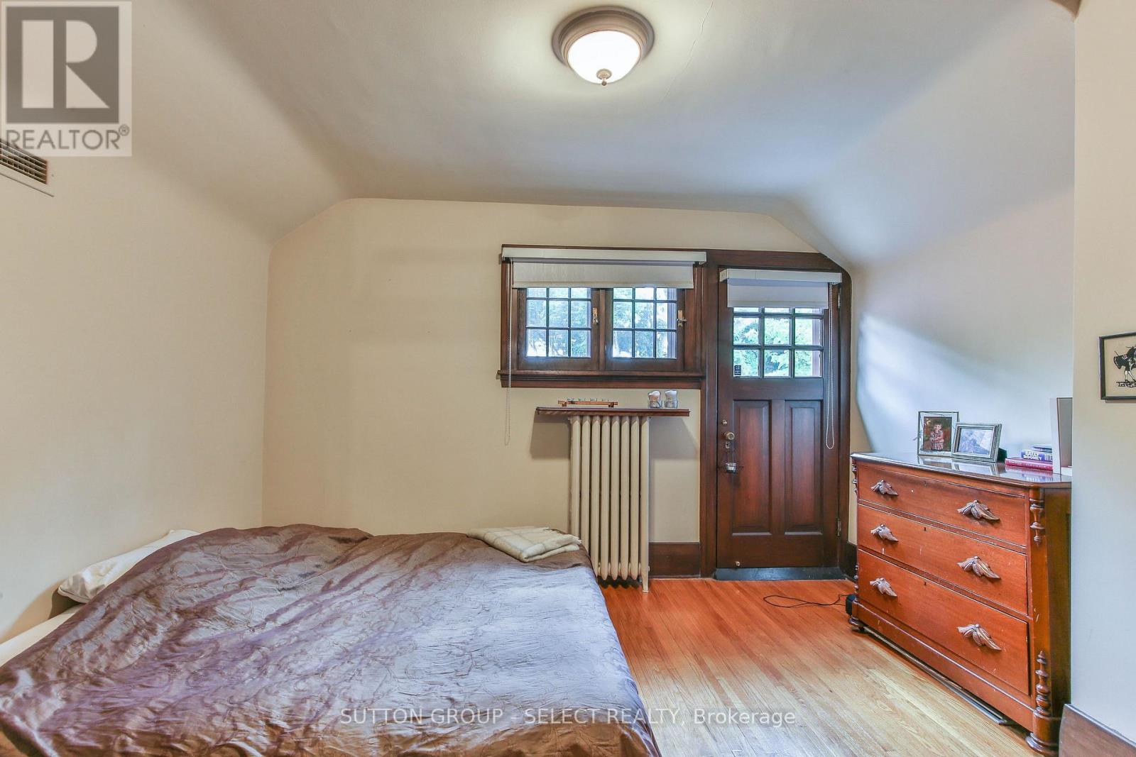 272 HURON STREET - 24