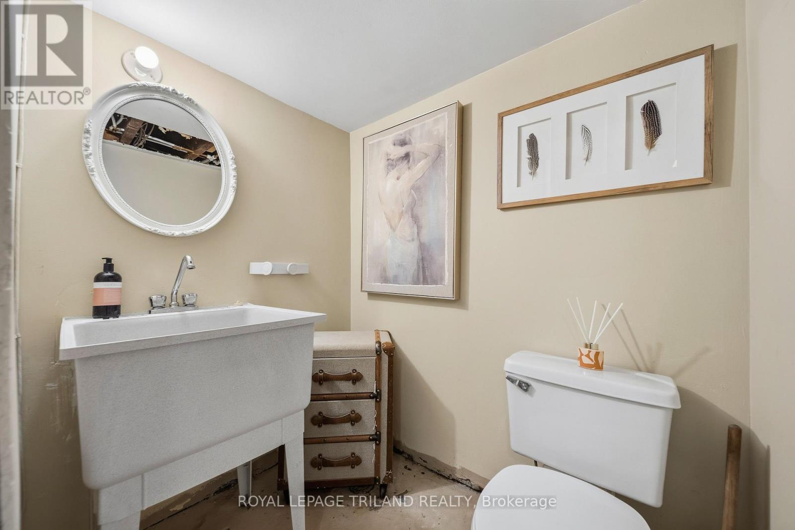 34 GLADSTONE AVENUE - 27