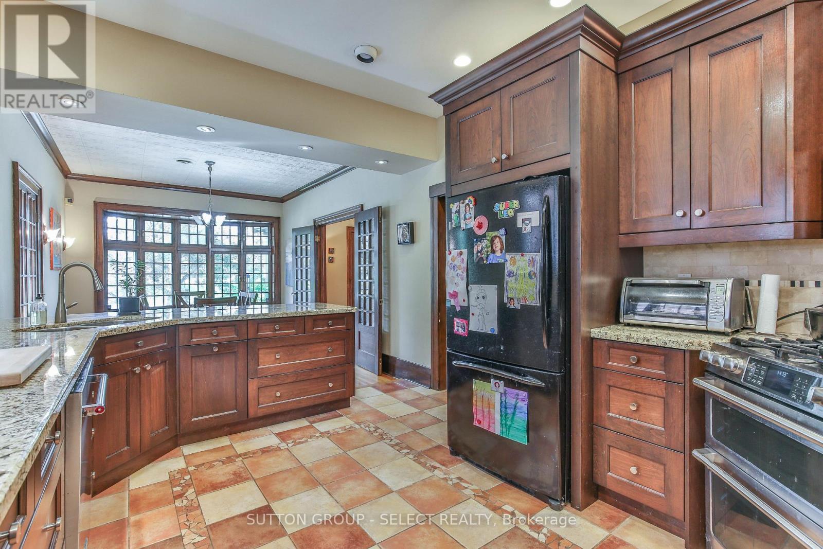 272 HURON STREET - 12