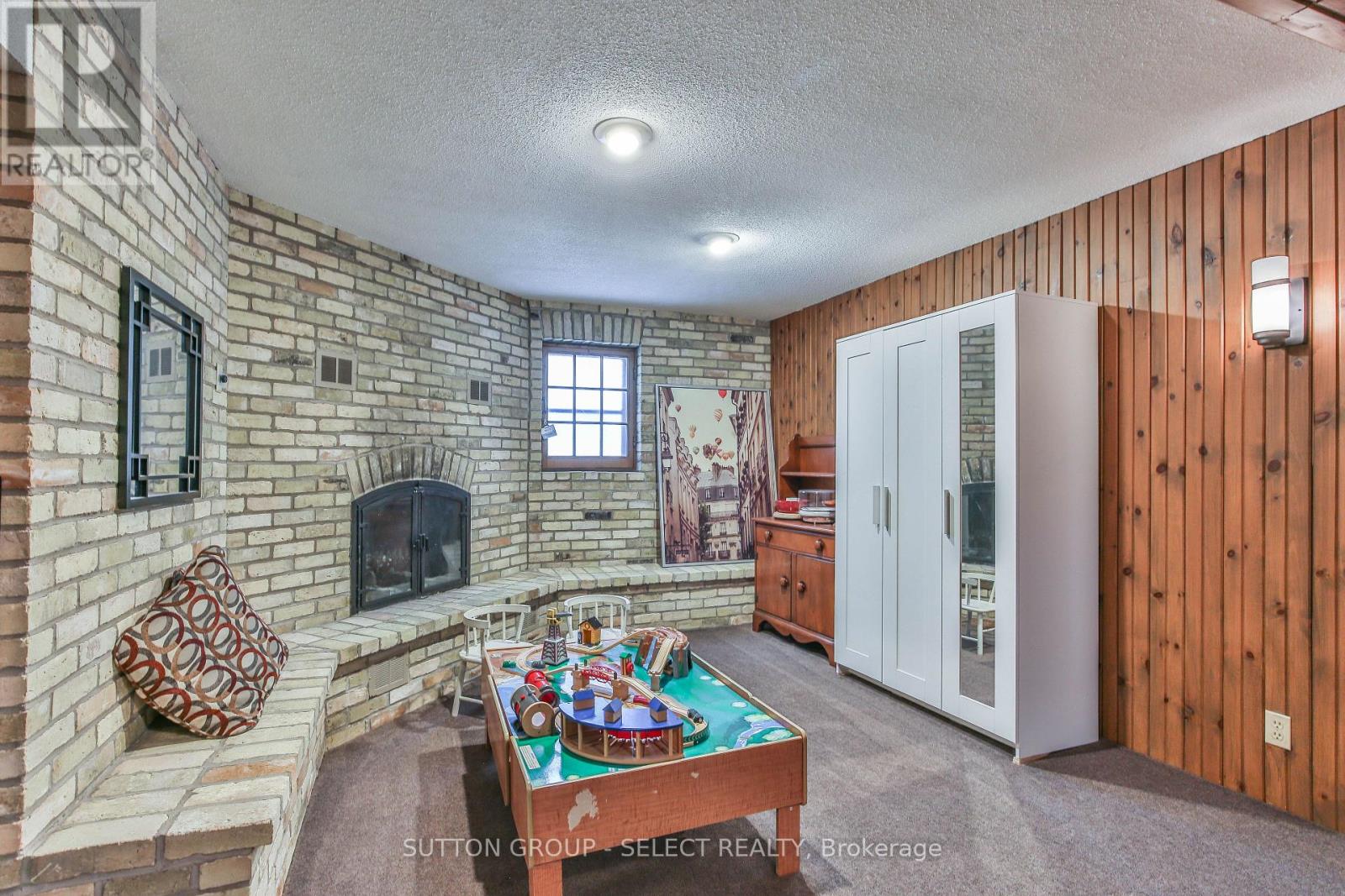 272 HURON STREET - 29