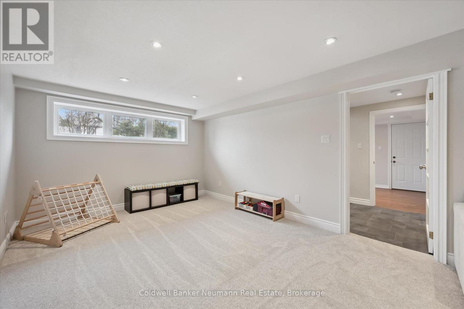 18 GATEWAY DRIVE - 18