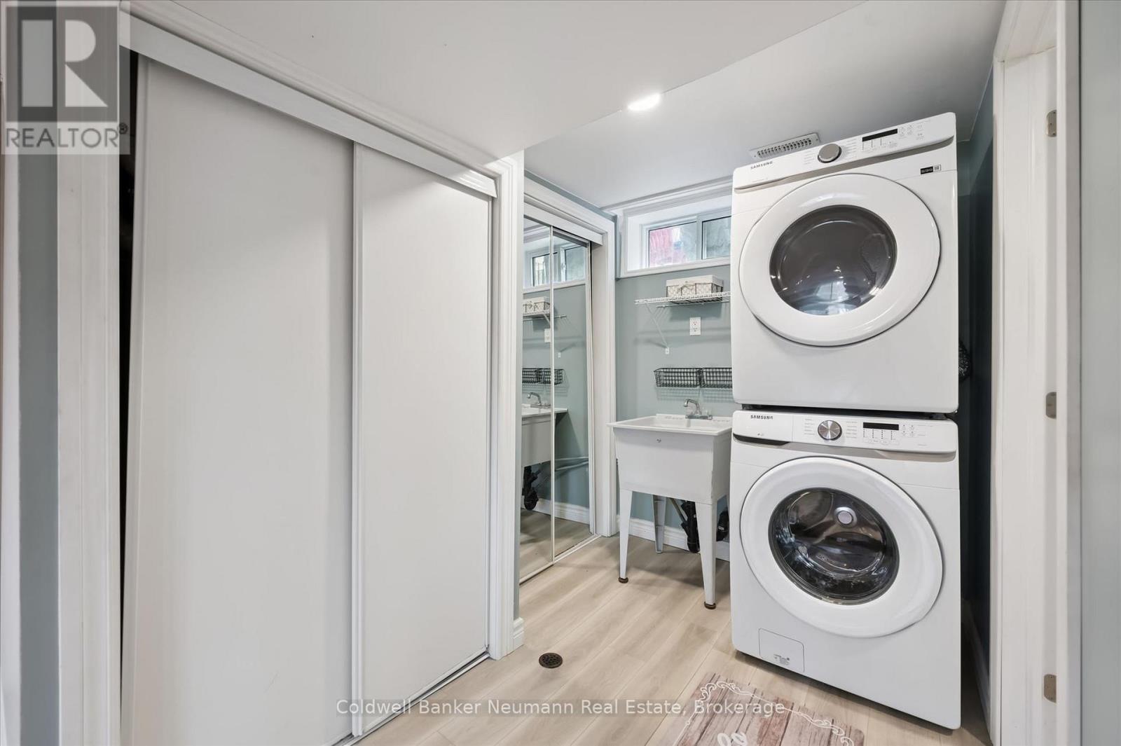 18 GATEWAY DRIVE - 21