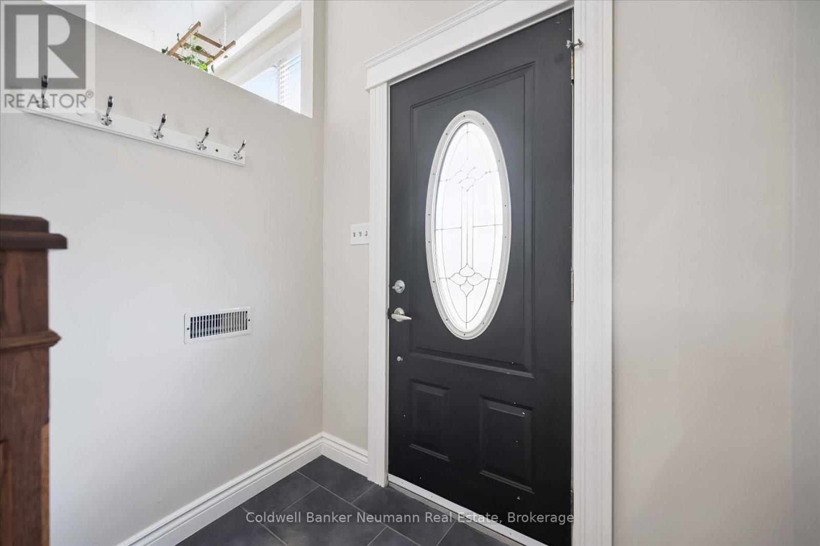 18 GATEWAY DRIVE - 4