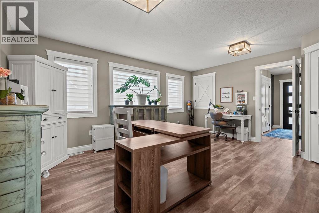 833 10 Avenue NE - 21