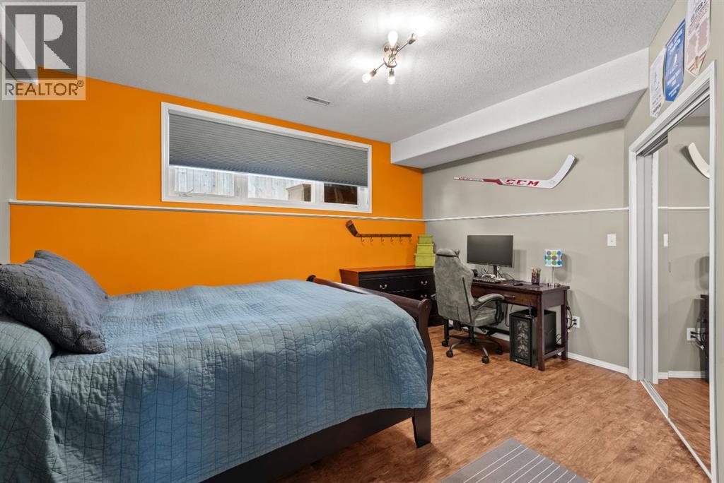 833 10 Avenue NE - 35