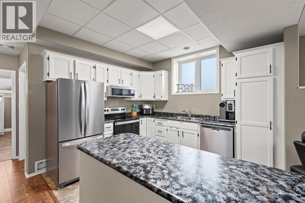833 10 Avenue NE - 29