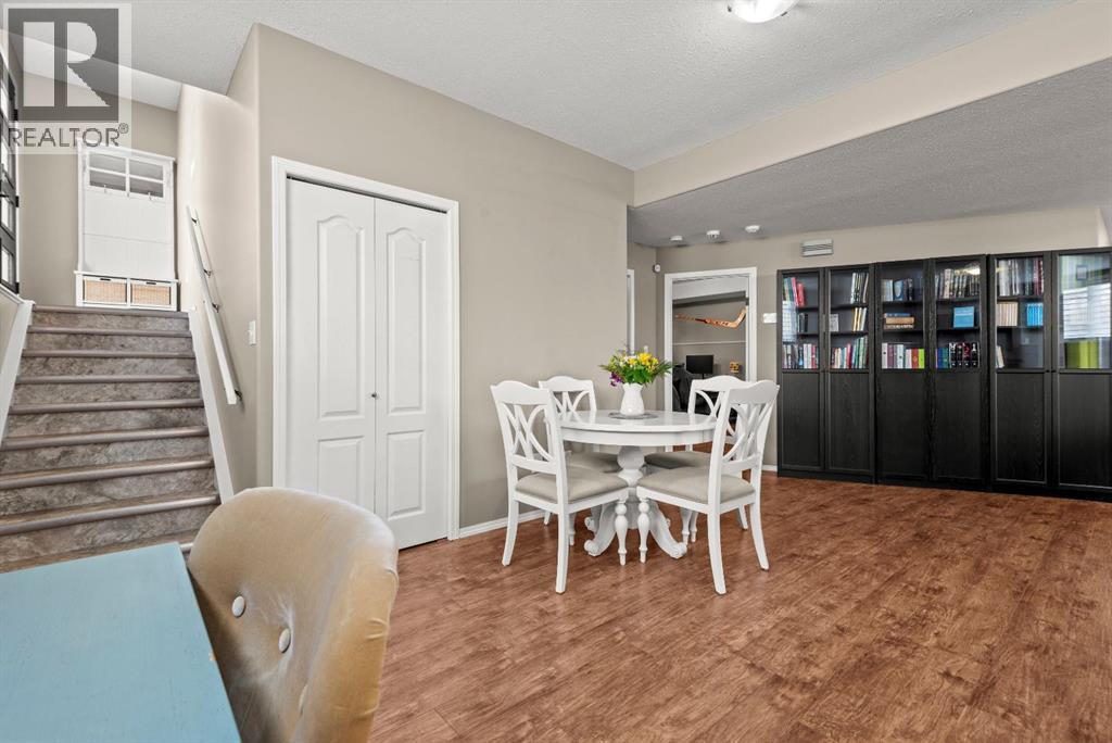 833 10 Avenue NE - 33