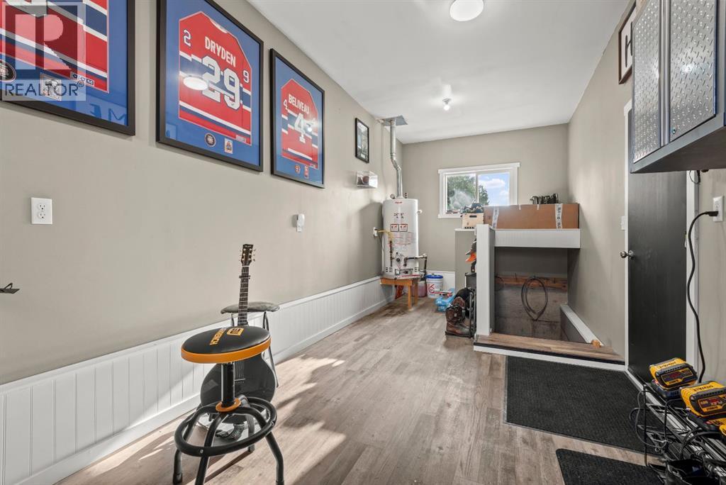 833 10 Avenue NE - 41