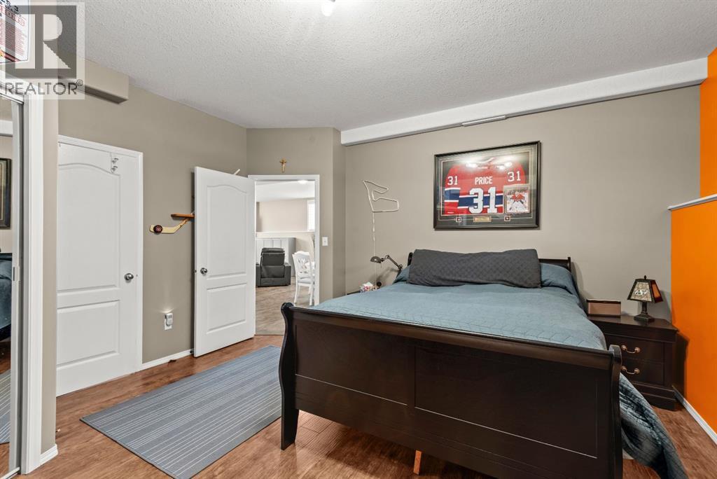 833 10 Avenue NE - 36