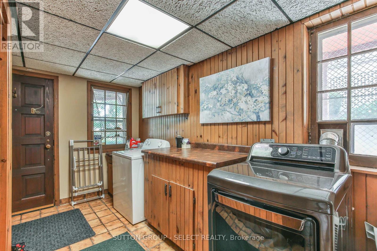 272 HURON STREET - 33