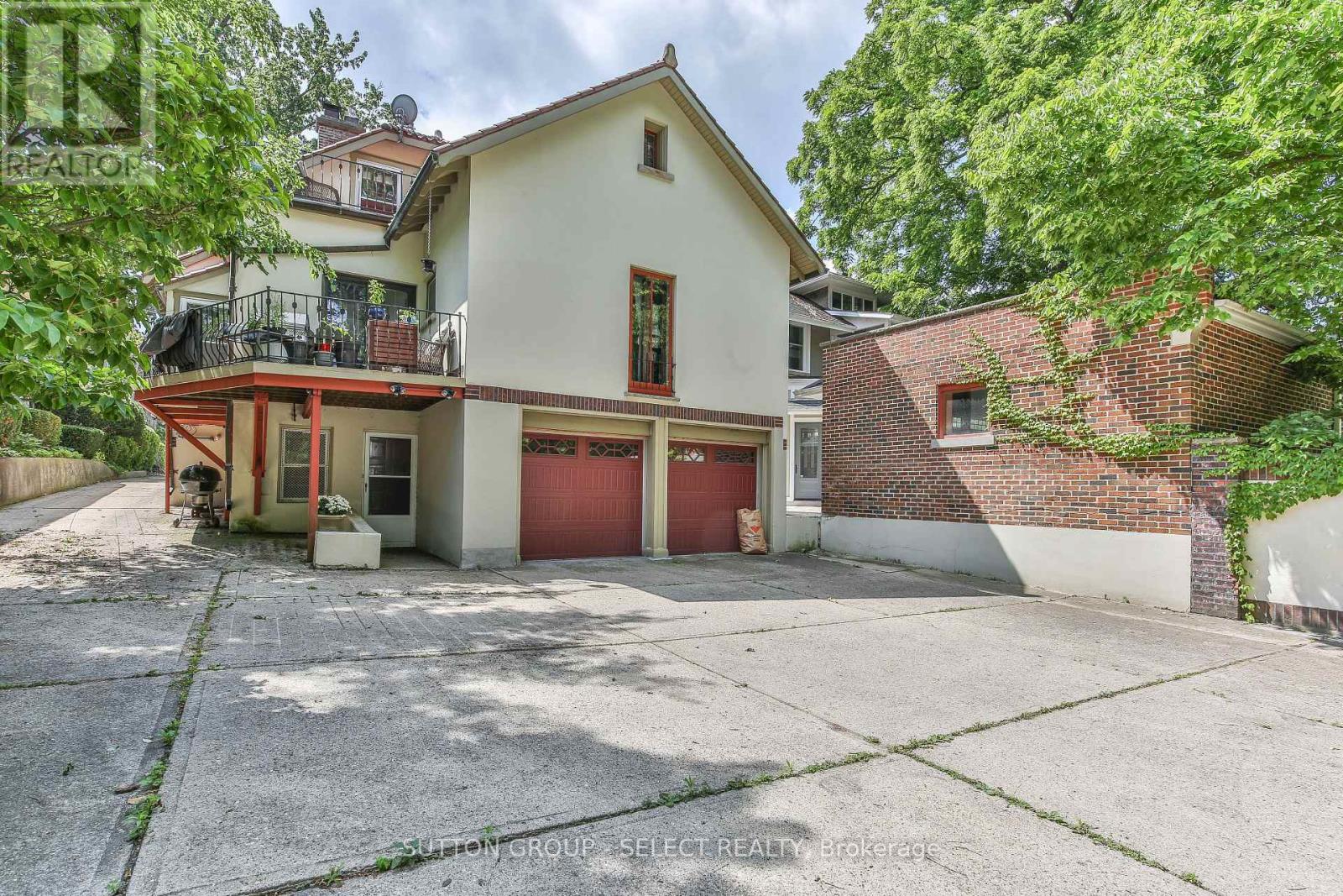 272 HURON STREET - 35