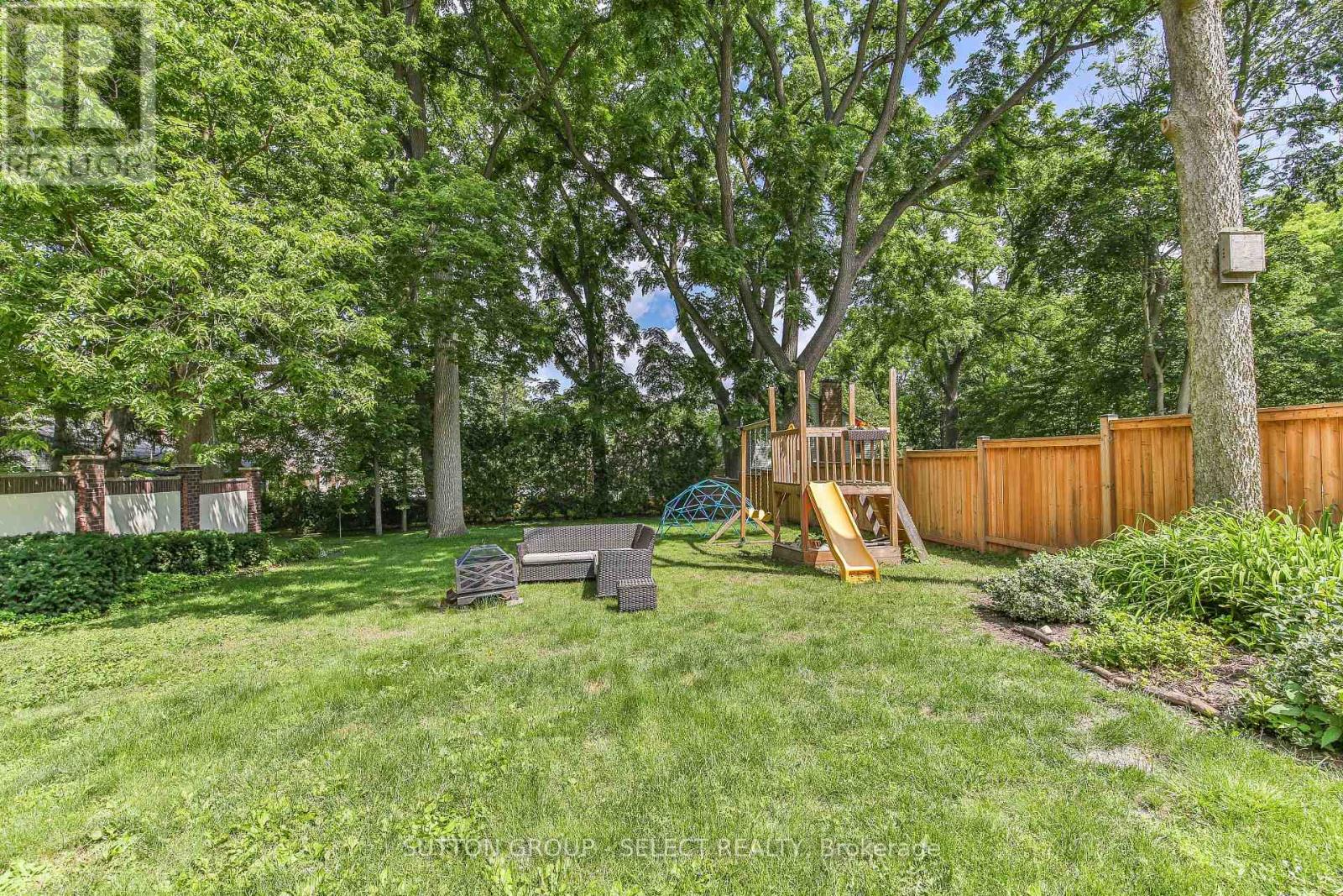 272 HURON STREET - 36