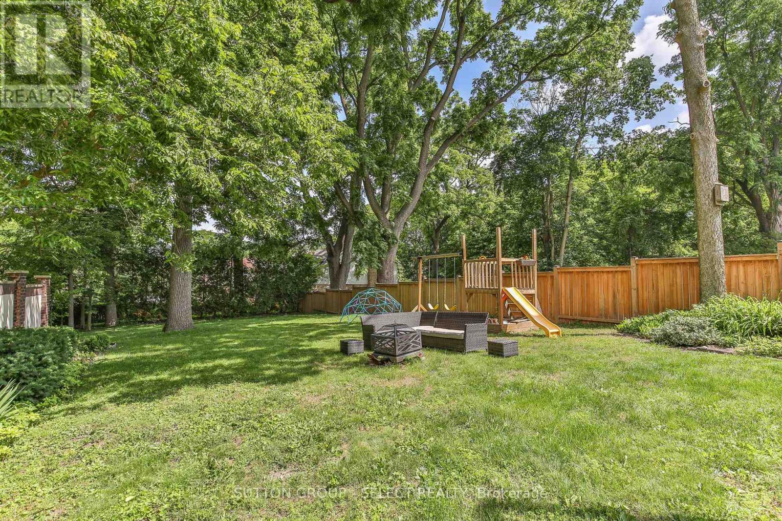 272 HURON STREET - 37