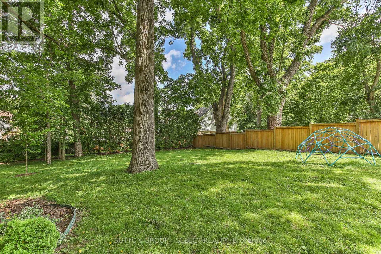 272 HURON STREET - 38
