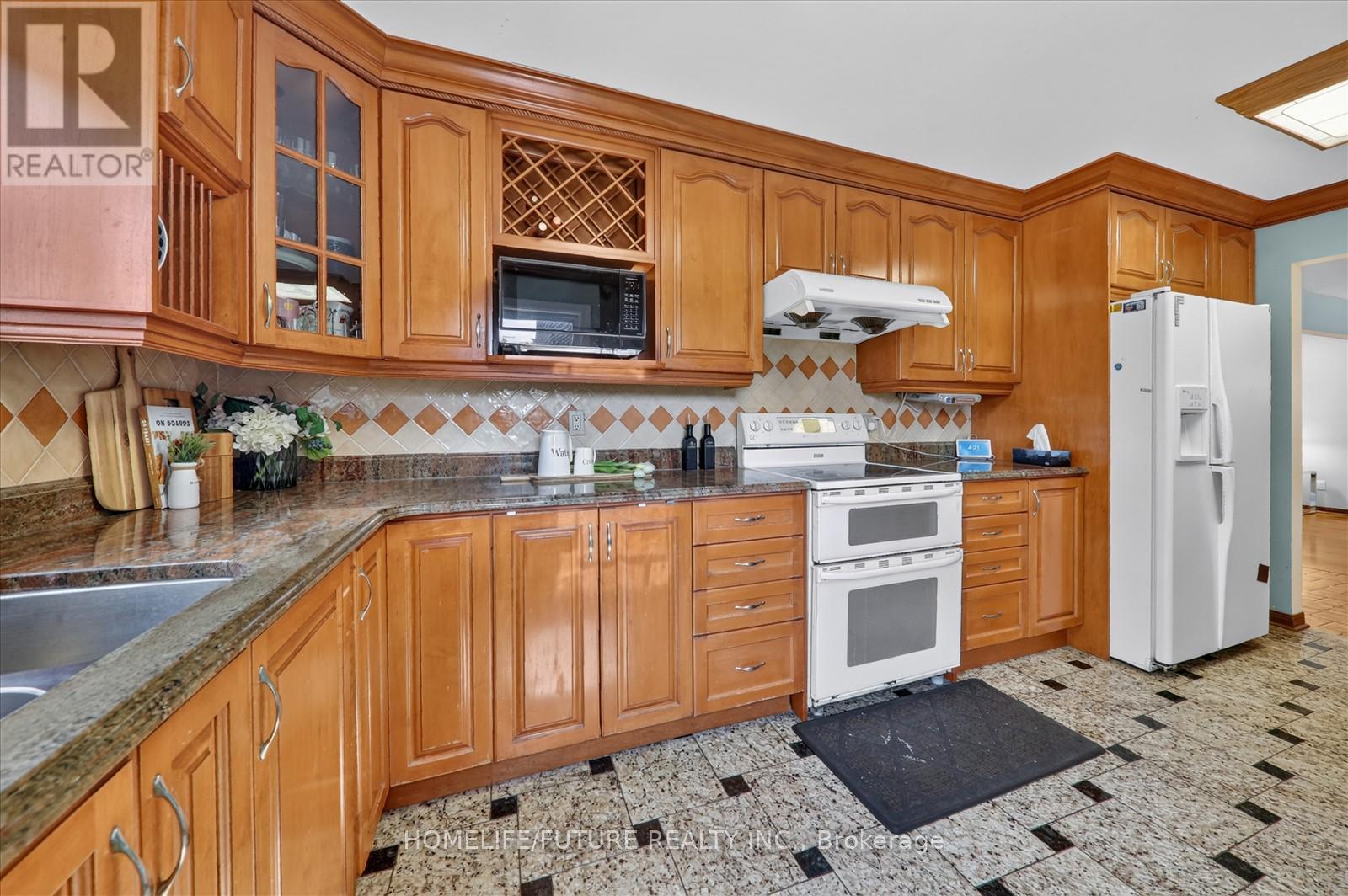 24 CLEETHORPES BOULEVARD - 16