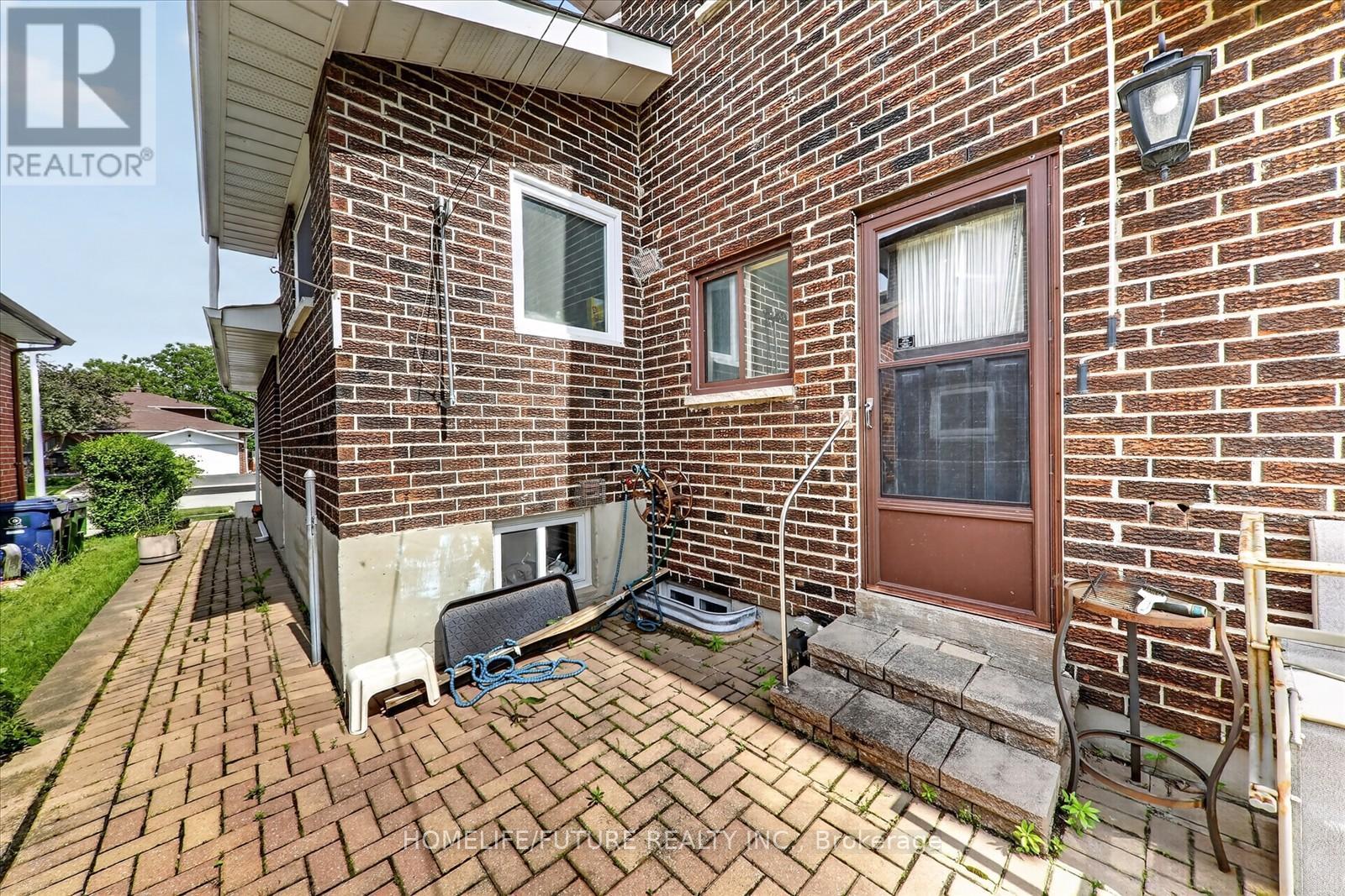 24 CLEETHORPES BOULEVARD - 35