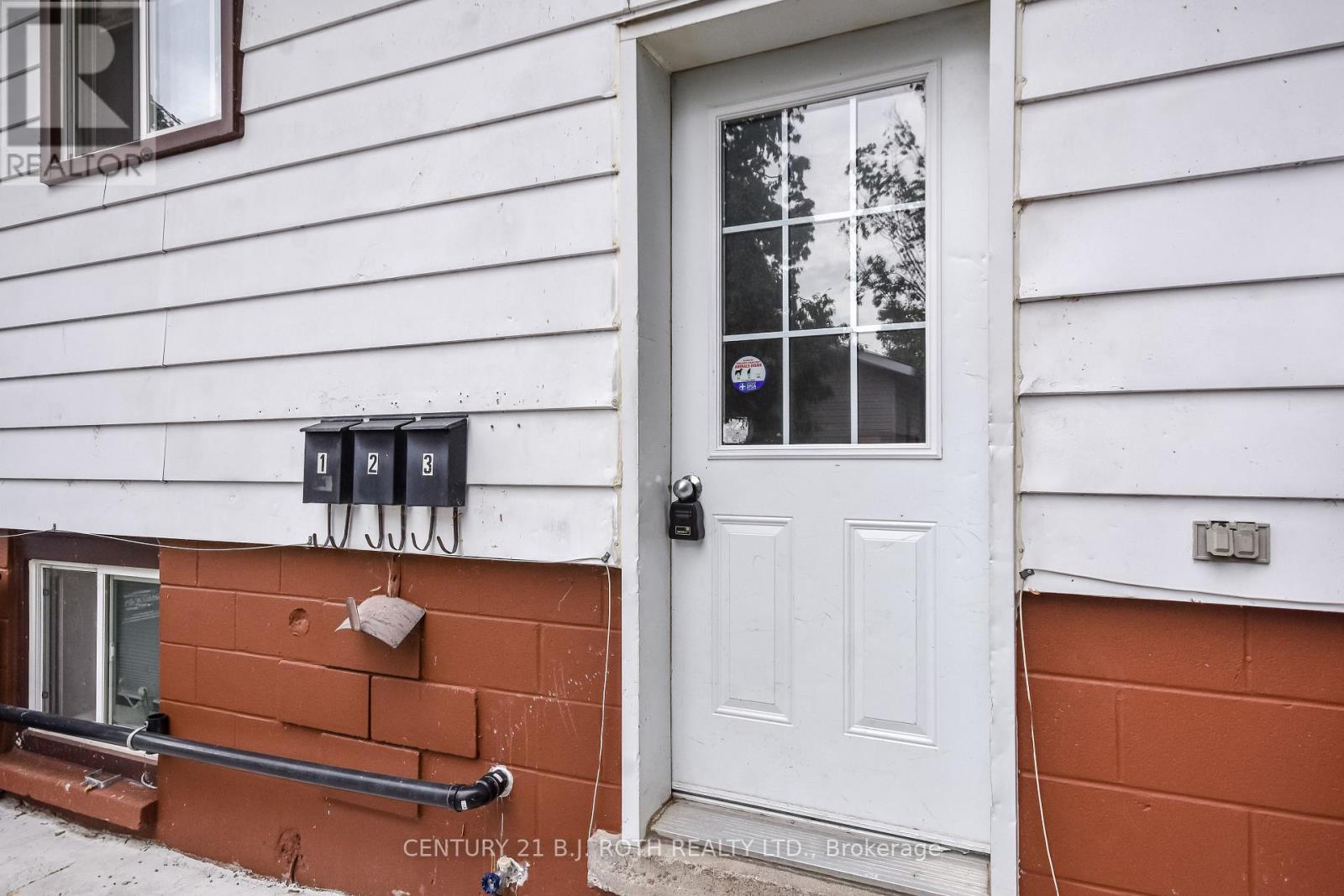 6 CAROLINE STREET - 15