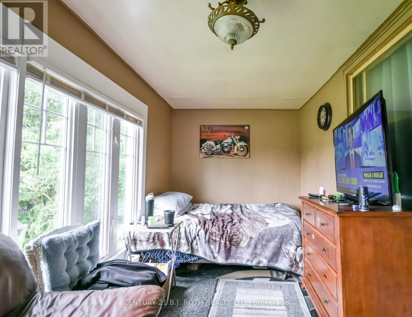 6 CAROLINE STREET - 23