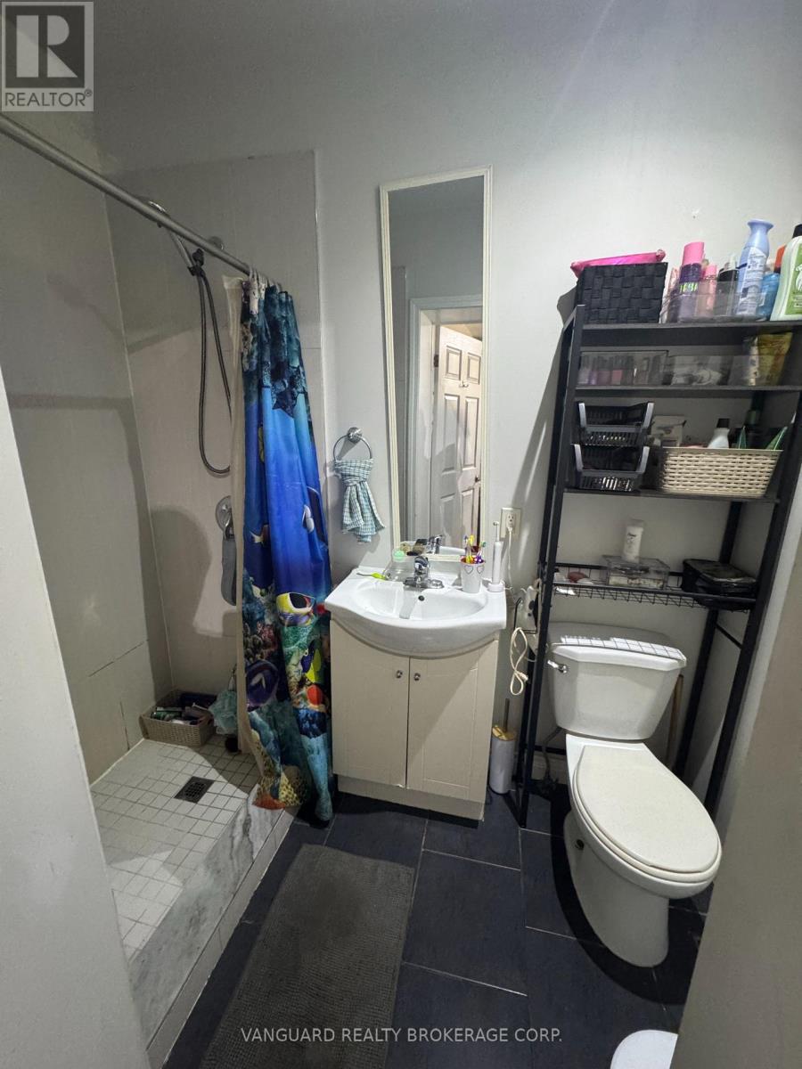 76 WELLINGTON STREET - 9