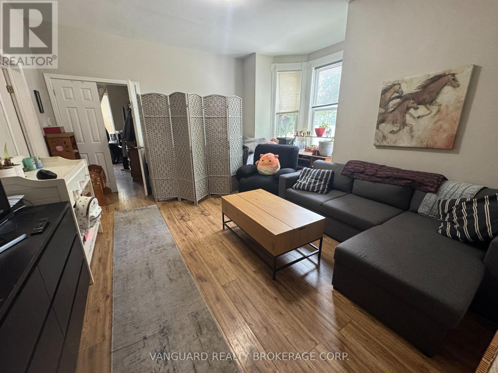 76 WELLINGTON STREET - 10