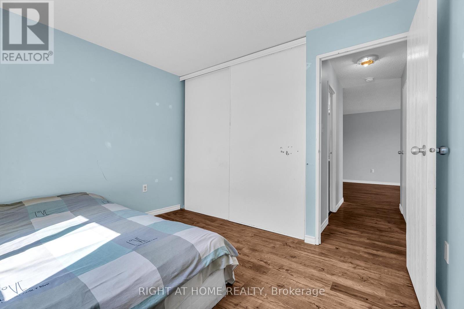 #401 986 HURON STREET - 24