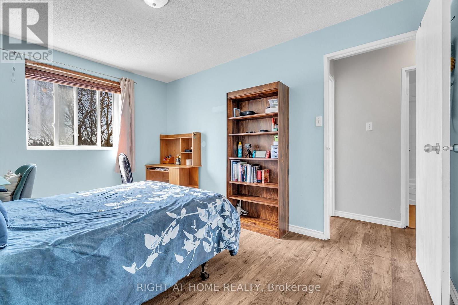 #401 986 HURON STREET - 26