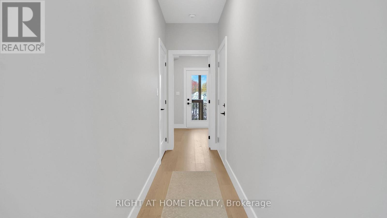 #15 2500 MAIN STREET - 20