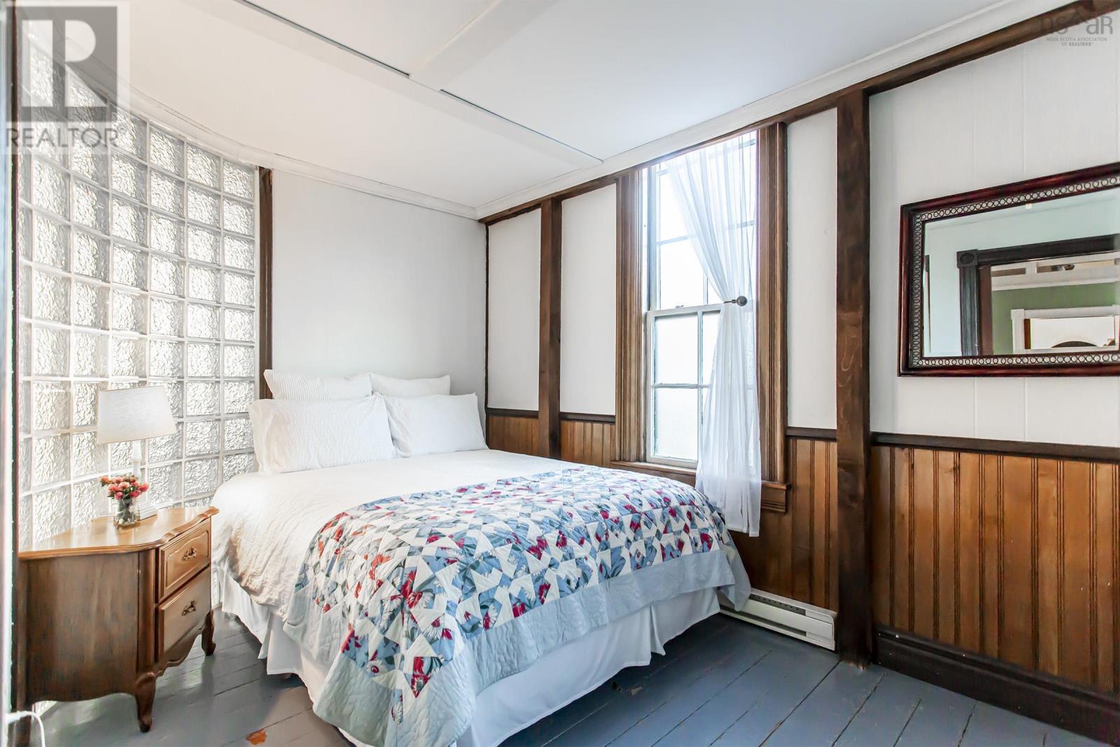 12352 Shore Road - 17
