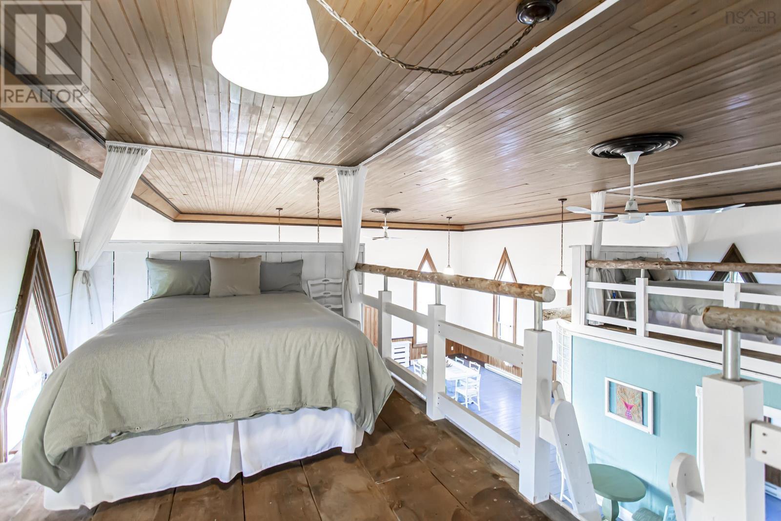 12352 Shore Road - 18