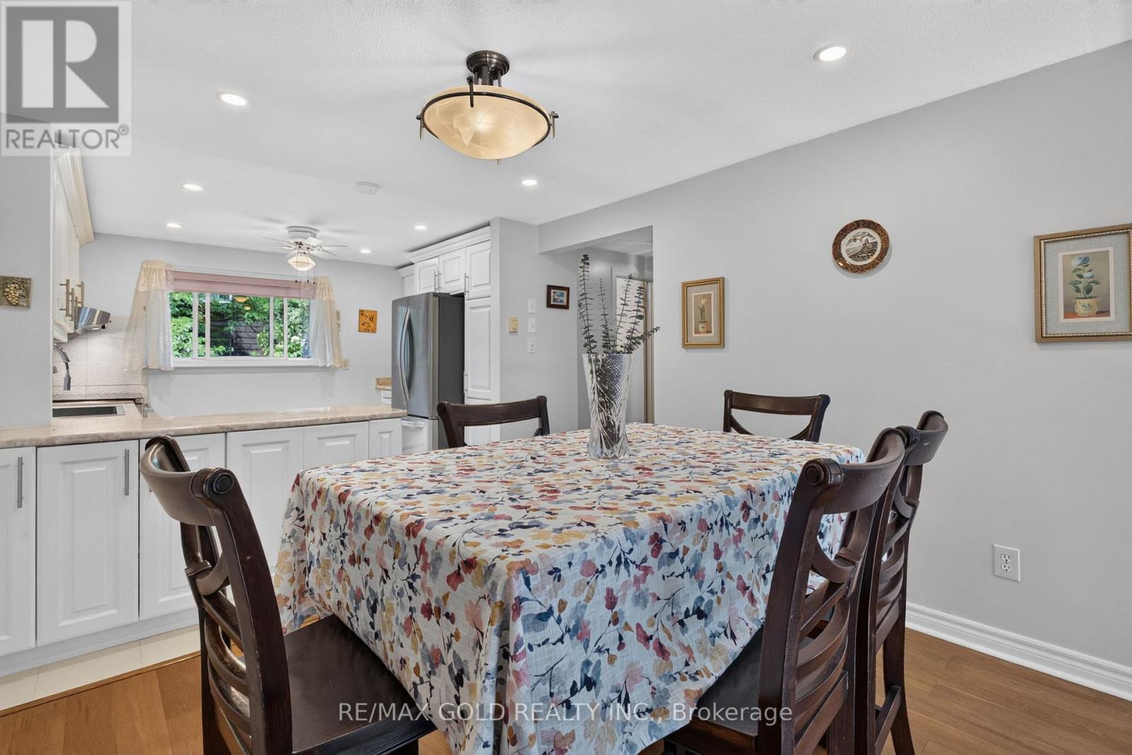 68 DARRAS COURT - 15