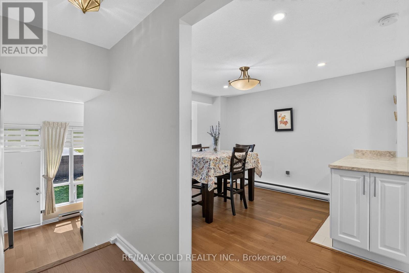 68 DARRAS COURT - 23