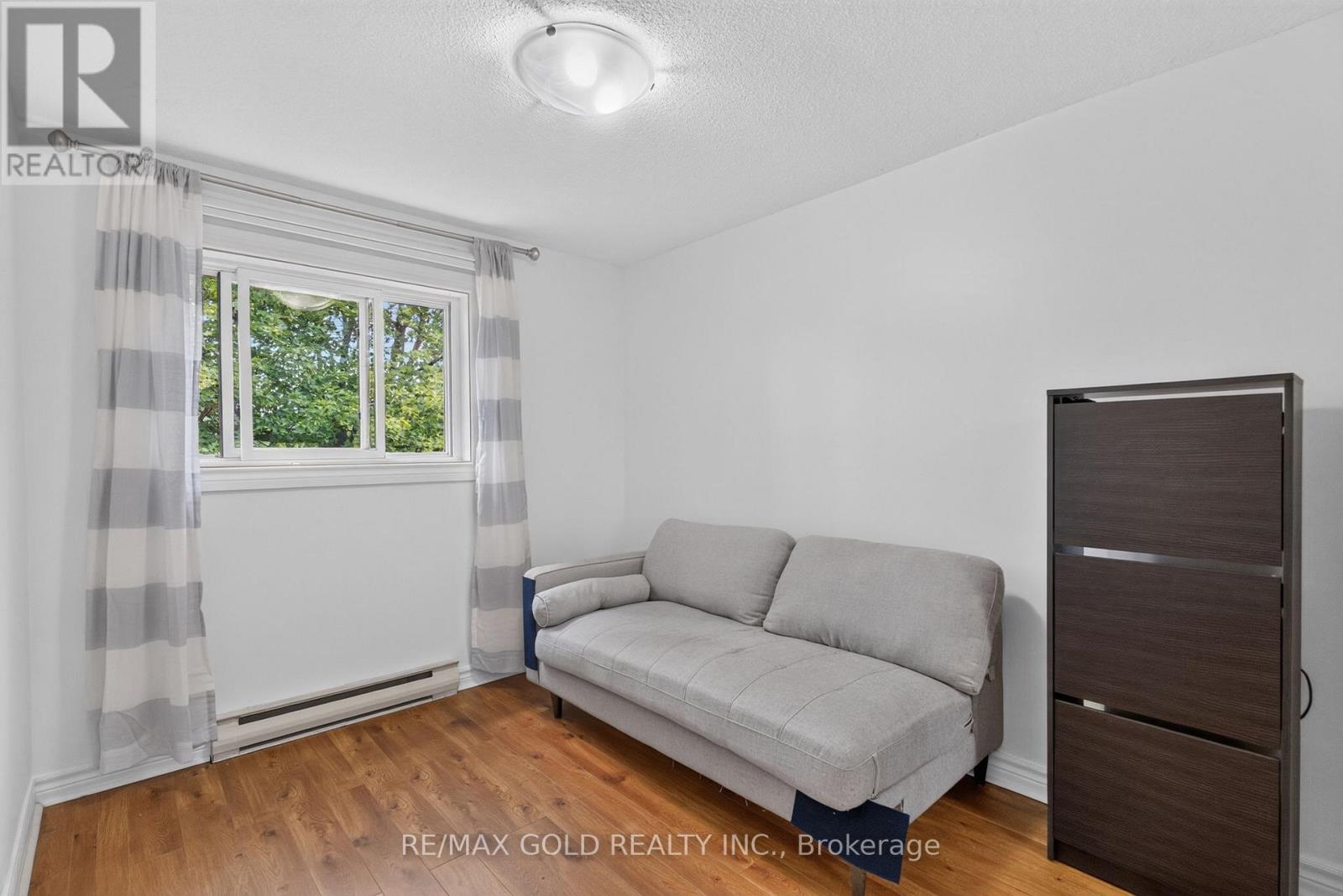 68 DARRAS COURT - 32