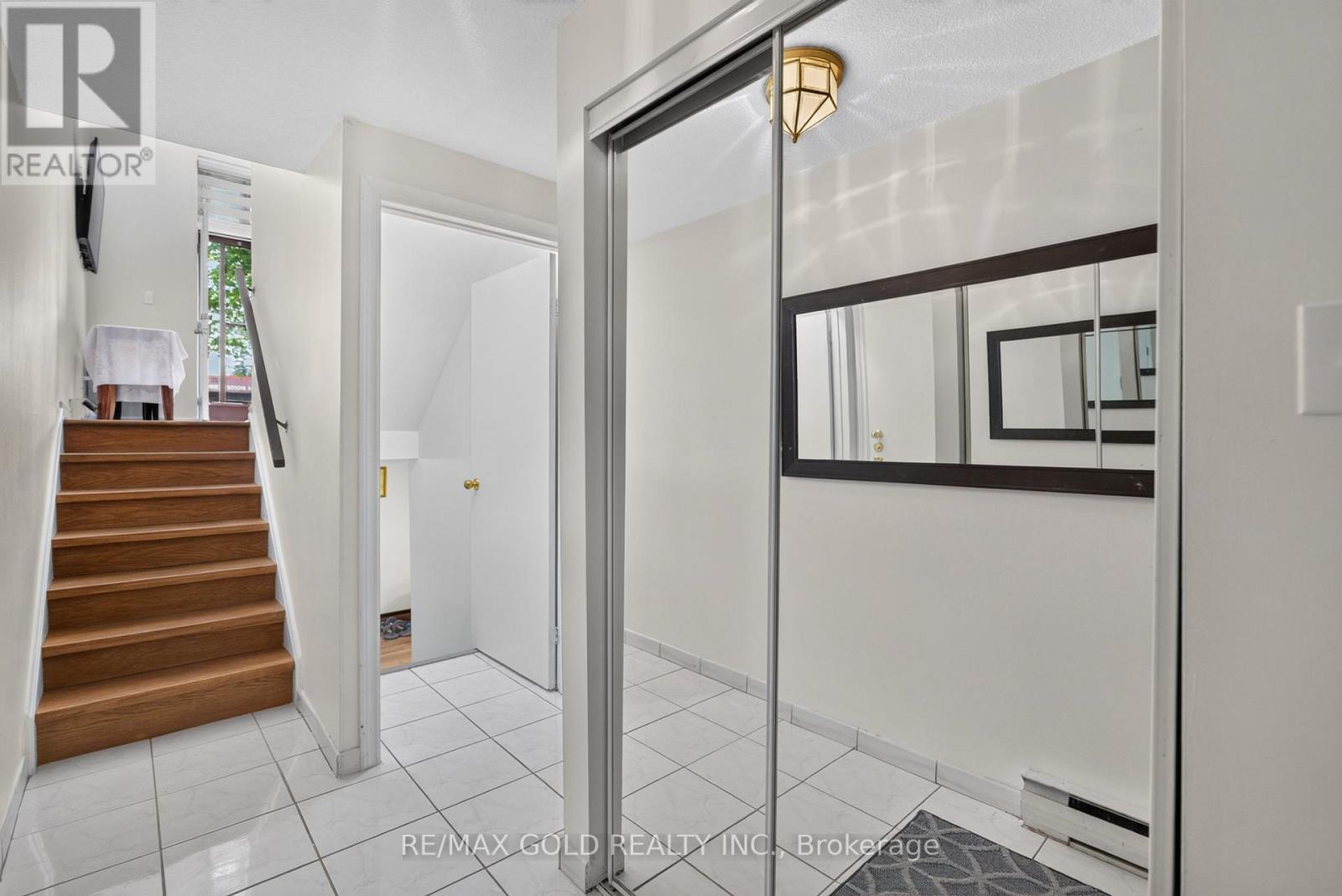 68 DARRAS COURT - 7