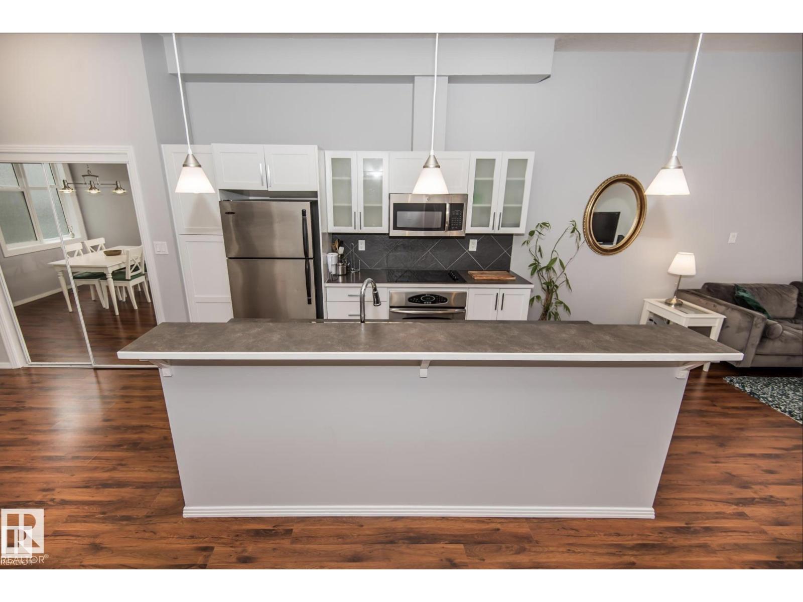 #415 10147 112 ST NW - 10