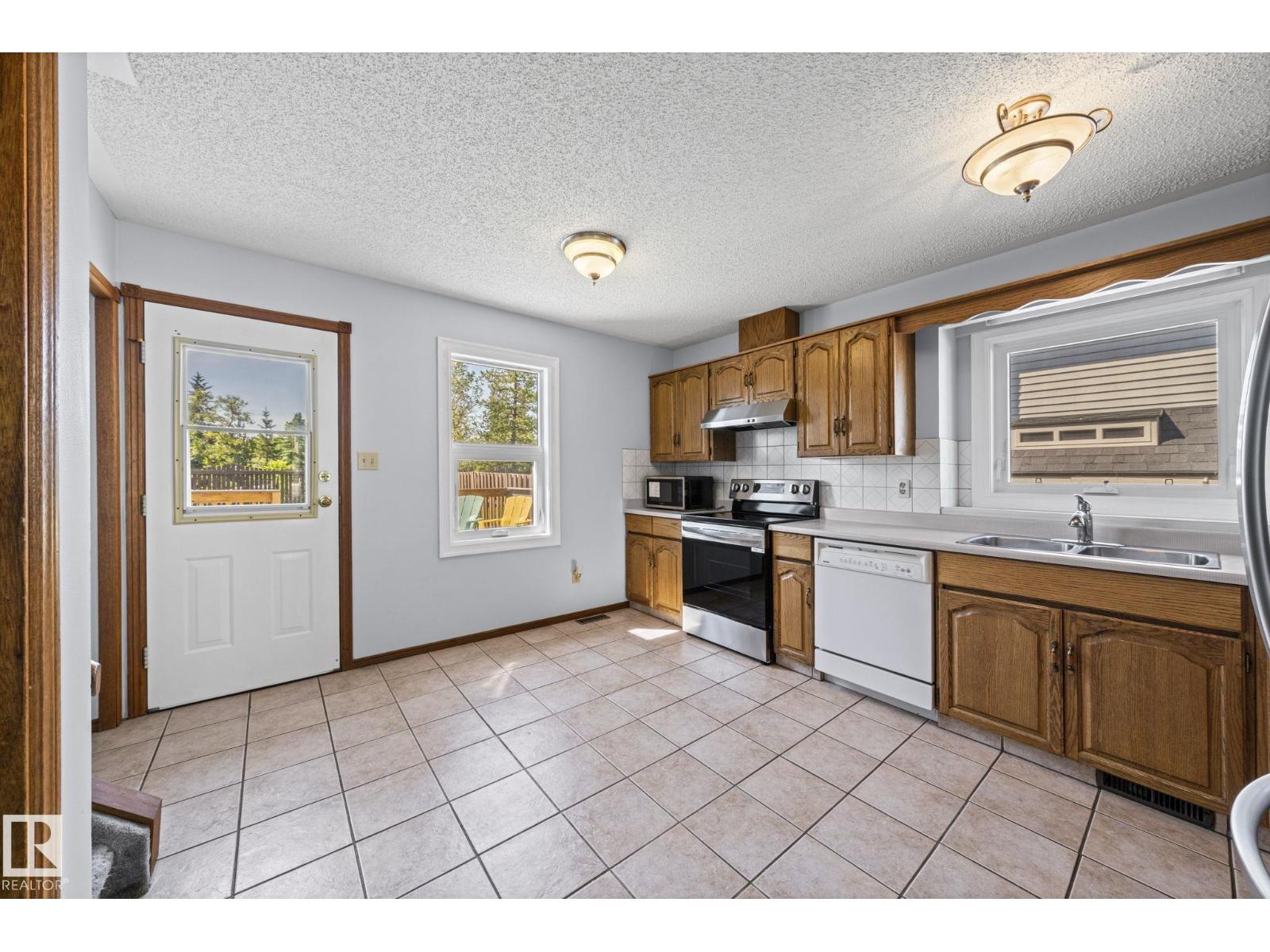 32 DANFORTH CR — photo 9