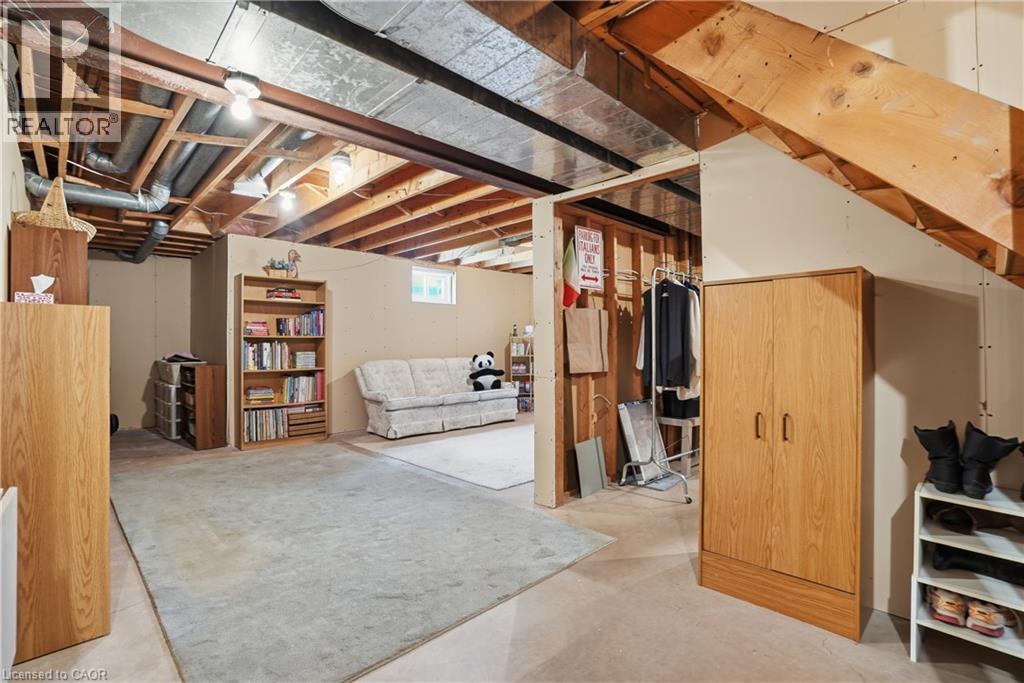 11 GREENBRIAR Court - 22