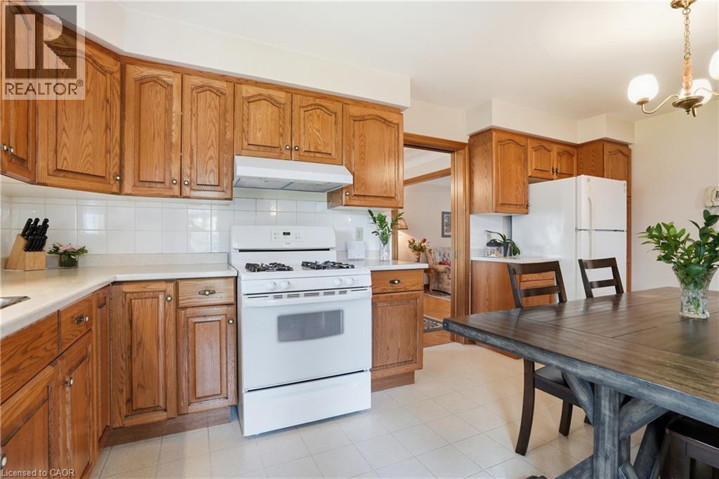 11 GREENBRIAR Court - 8